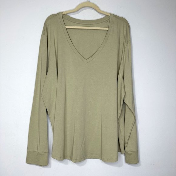 Universal Standard Tops - UNIVERSAL STANDARD Long Sleeve V Rex in Pistachio Sz XL